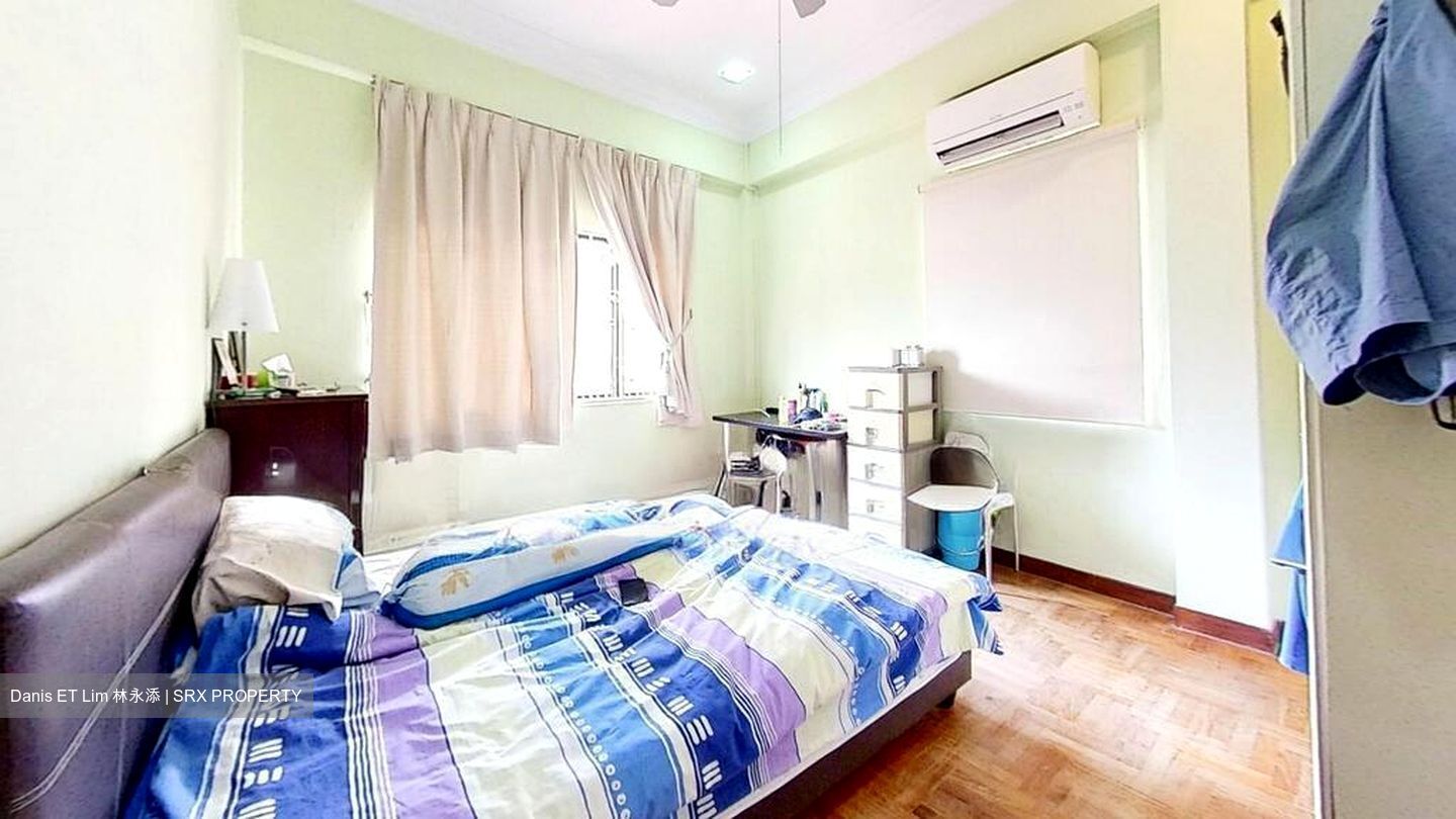 Parry Avenue (D19), Terrace #503511321